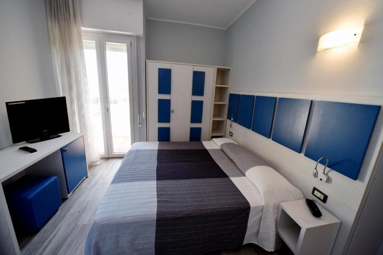 Hotel Mirabella Риччоне Екстер'єр фото