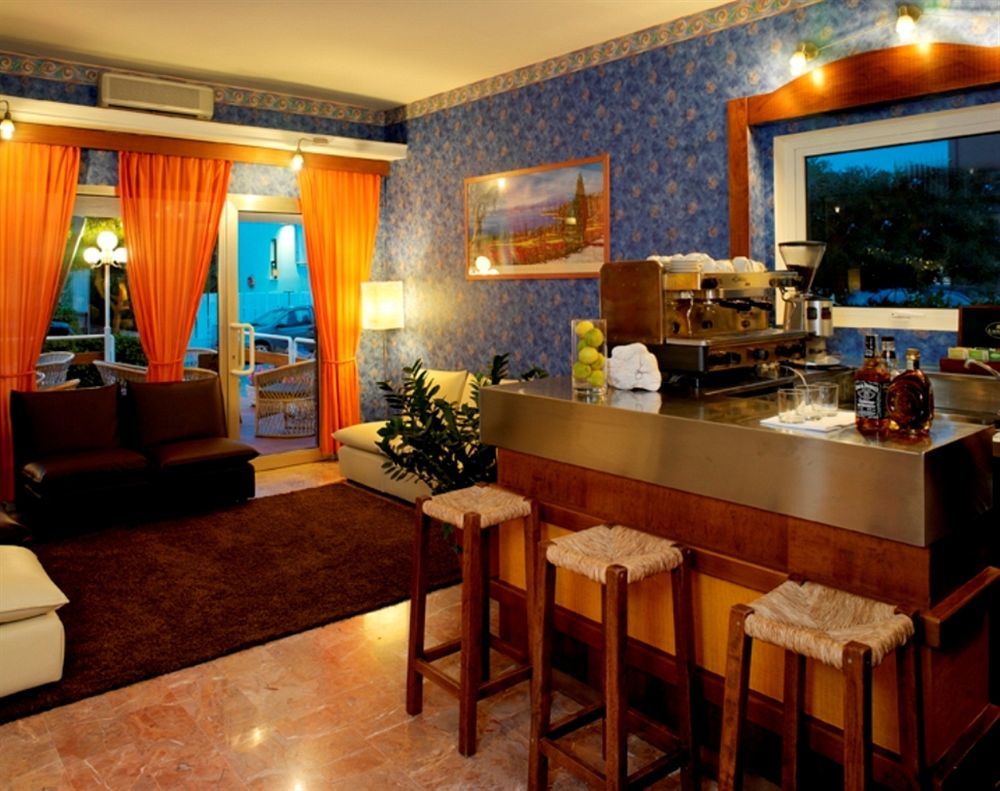 Hotel Mirabella Риччоне Екстер'єр фото